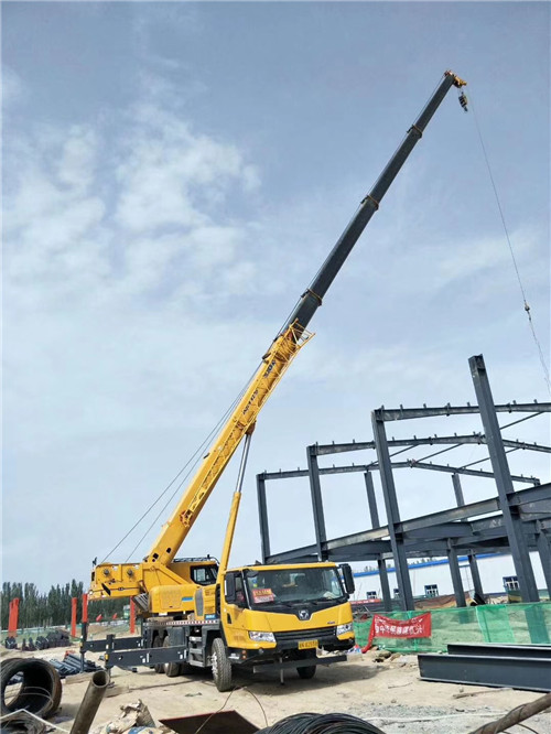西塞山区超高层建筑钢结构吊装案例